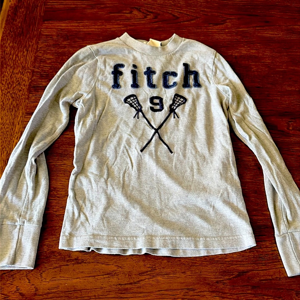 ABERCROMBIE KIDS EUC Boys Size Small Grey w/embroidered Muscle long sleeve tee